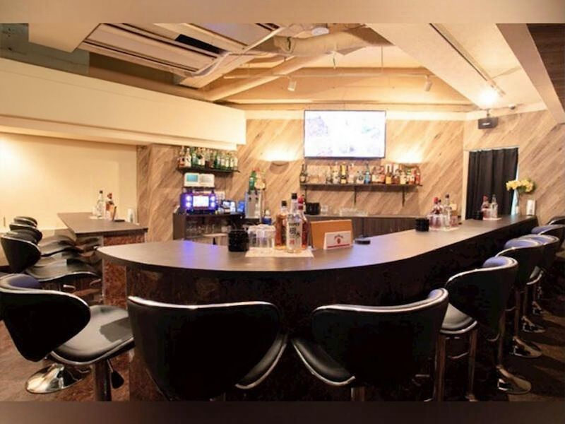 Laplace 店内 — カウンター席